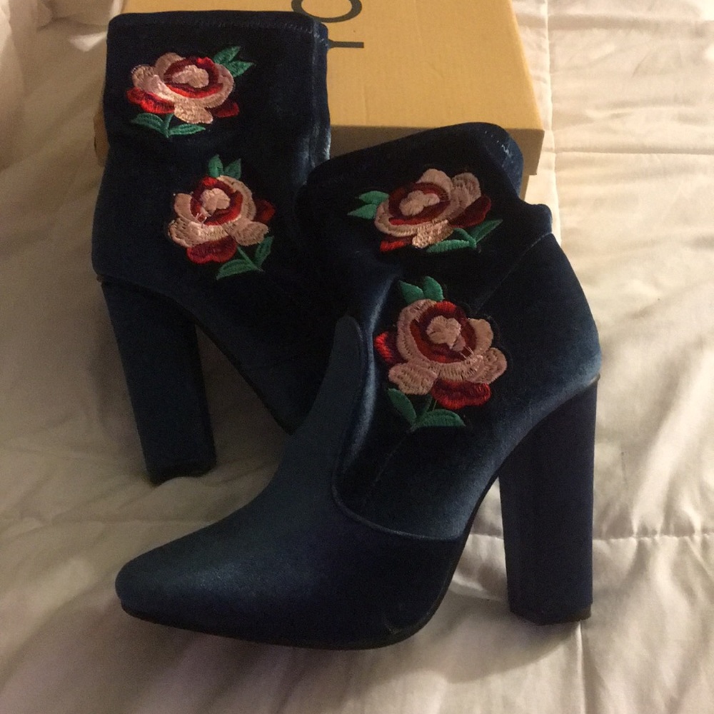 Yoki velvet booties